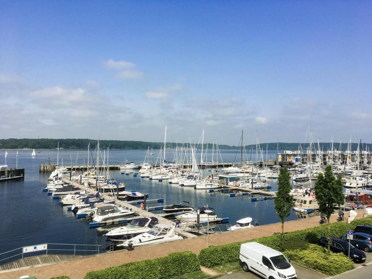 Baltic Lodge: Marina View Maisonette with 3 Bedrooms and Balcony Flensburg Exterior photo